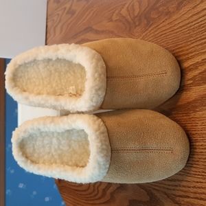 Northwest Territory slip-ons slippers